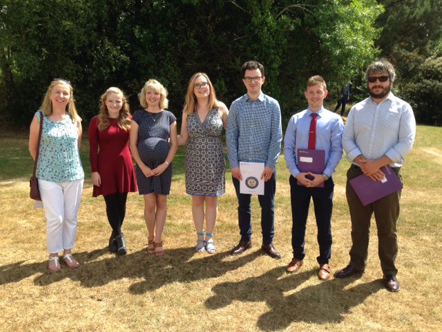 Llongyfarchiadau calonnog i fyfyrwyr uwchraddedig Astudiaethau Cyfieithu Proffesiynol ar eich llwyddiant yn yr MA, Diploma a'r Dystysgrif. Roedd yn braf iawn cael eich croesawu atom heddiw i ddathlu eich llwyddiant. #llongyfarchiadau #cyfieithu