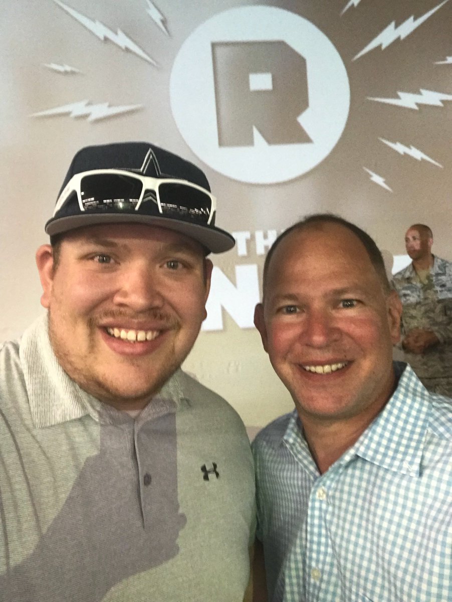 FFTheOtherNate's tweet photo. Awesome getting to meet @MatthewBerryTMR at #gonffc this past weekend! Bought another #FantasyLife book just to get a signed copy. Very classy guy! https://t.co/aLRvP8tyaw