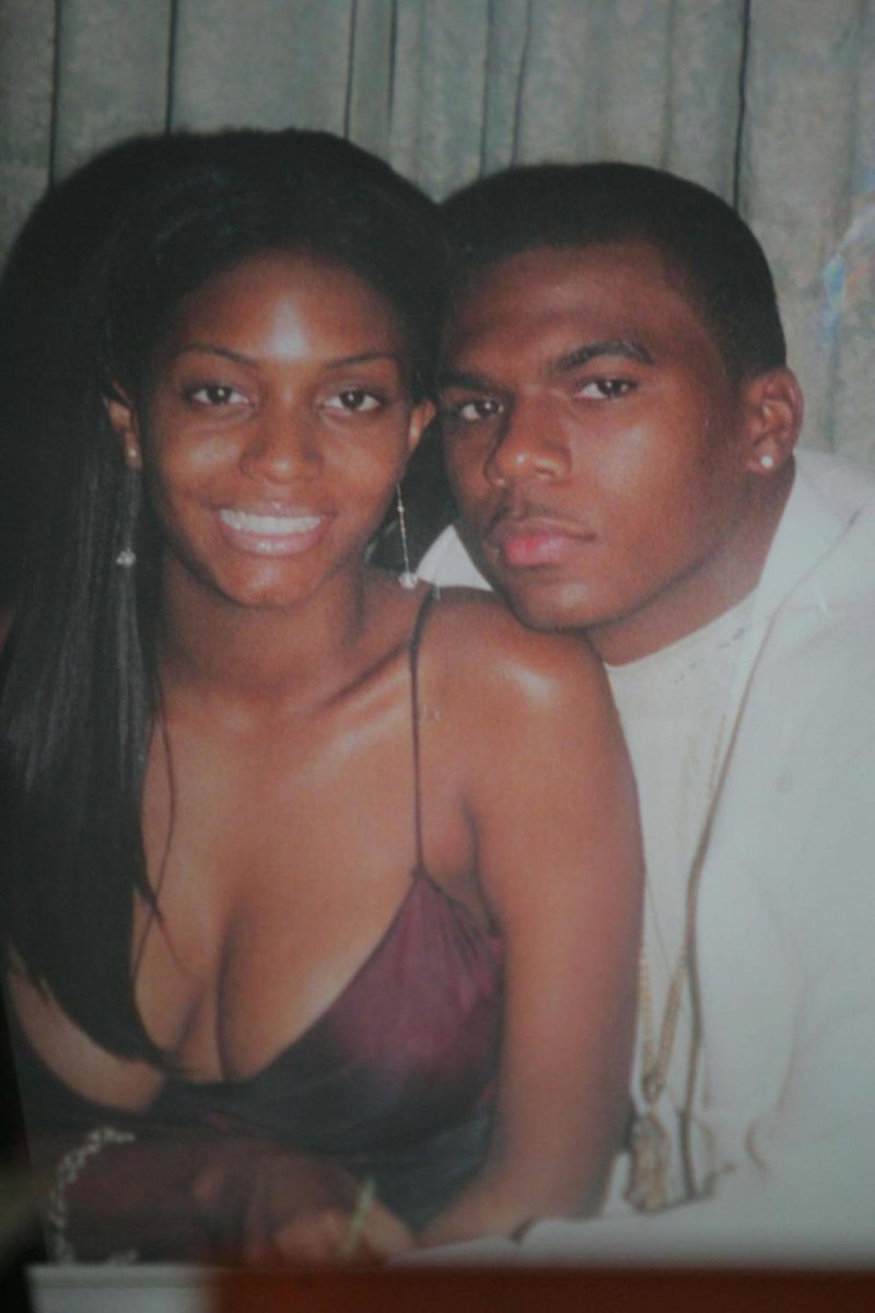 NYDailyNews's tweet image. #SeanBell, 23,  was killed after cops fired 50 bullets at him and three of his friends hours before his wedding. nydn.us/2L1FRtY