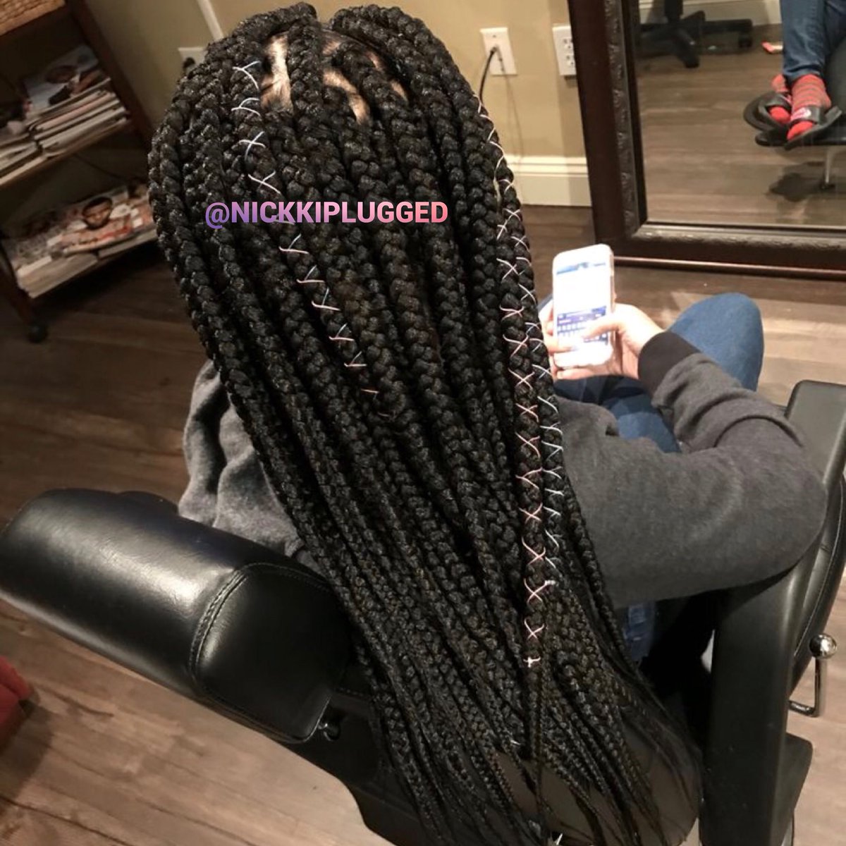 nickkiplugged's tweet photo. box braids 💎•
•
•
for more follow ( me ) @nickkiplugged •
•
•
#hairstyles #boxbraids #boxerbraids #triangleboxbraids #longbraids #hairstylebraid #redbraids #blondebraids #braidphotos #braidpattern #braidstyles #braiding https://t.co/FD1elUYatH
