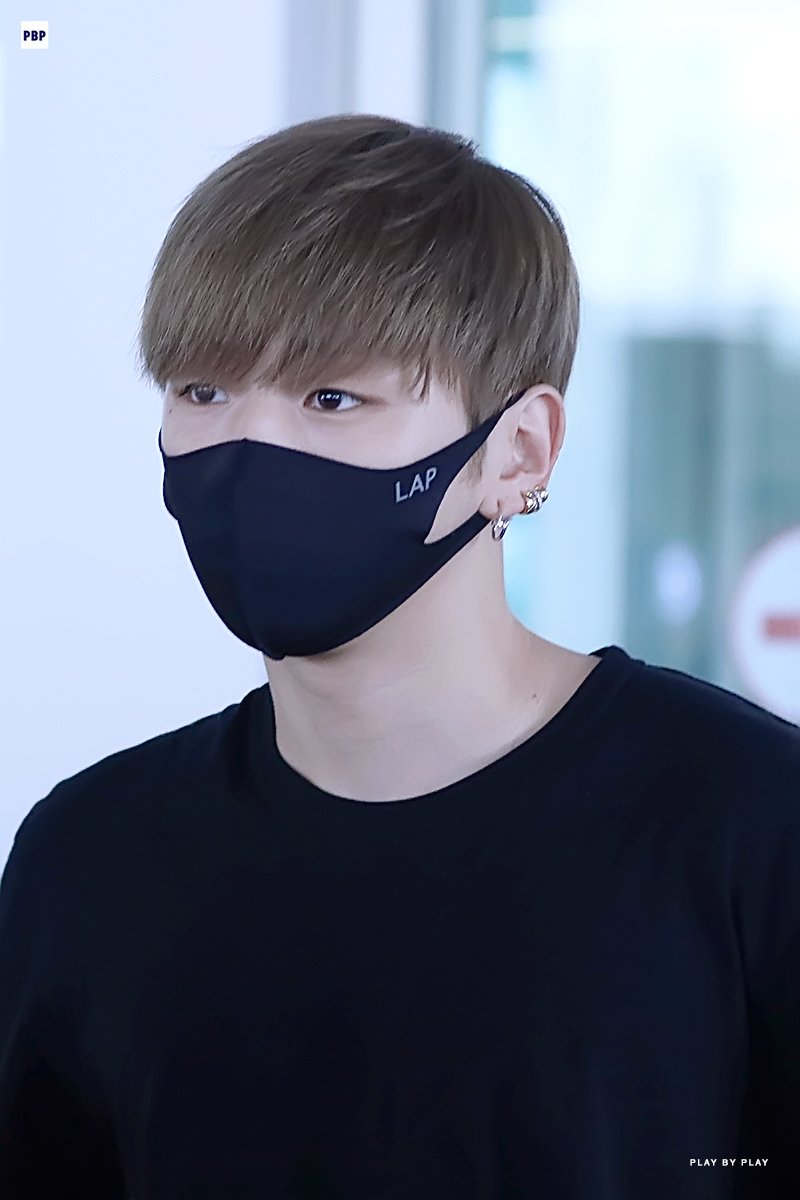playbyplay1210's tweet photo. Puppy in mask.
#강다니엘 #KangDaniel
🔗https://t.co/zKlUpT1ANm https://t.co/7wqcy0W76f