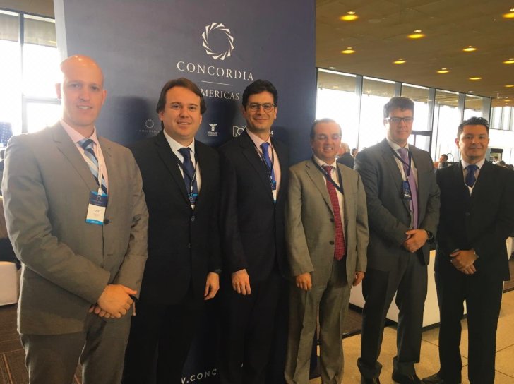 TrendHouseCo's tweet photo. Nuestro director @OmarGamboa junto a @samperen en el panel Tecnología Digital: Oportunidades y Desafíos.

Sigue la transmisión de #Concordia18 en https://t.co/c2hHR3crJo

#SM https://t.co/ocKoIcmFly