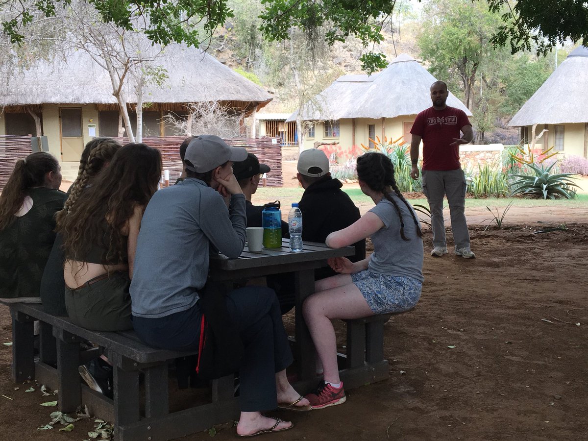 OpwallStL's tweet image. Learning about Snakes 🐍 #blackmamba #puffadder