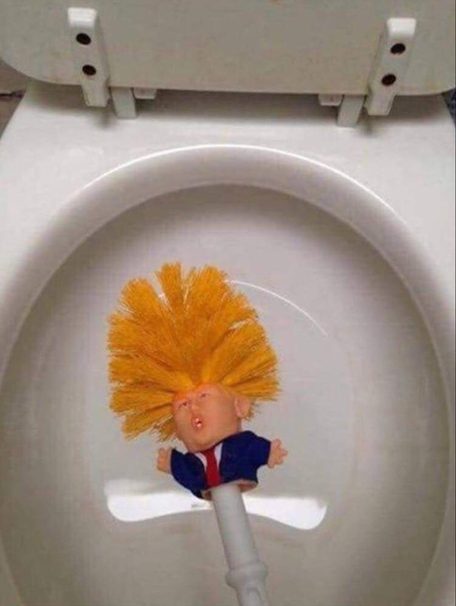 LolitaResist's tweet photo. @Stvzbnk @BethR_27516 @PatriciaThompa @TerriLSelby @HillaryClinton #Strzock said it well. “This is f*ing ridiculous” a #dotard and a #Traitor in the WH. tRump kisses Putin’s ass and his base loves it 😂 #TrumpIsATraitor https://t.co/08tmTSK09x