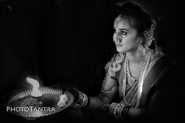 Photo_Tantra's tweet photo. Spoorthi at her Gowri Puja #bangaloreweddings #weddingphotography #weddingideas #weddingsunspo #iloveblackandwhite #wedgrams #blackandwhite #bridesofindia #kannadiga #bridesweabsolutelylove #weddingmakeup #instalove  @spoorthiv @makeupbyaanchalbalaraj https://t.co/lUjacn6CON https://t.co/ZPyKMzRMwT