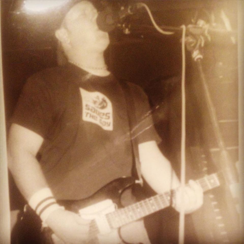 JamesGlennGreen's tweet photo. The glory days... Backwards hat, @Fender Big Apple Strat, and a Saves The Day T-Shirt... #nostalgic #fender #BigAppleStrat #savestheday #The77Jeffries #77J https://t.co/HYFarslZkc