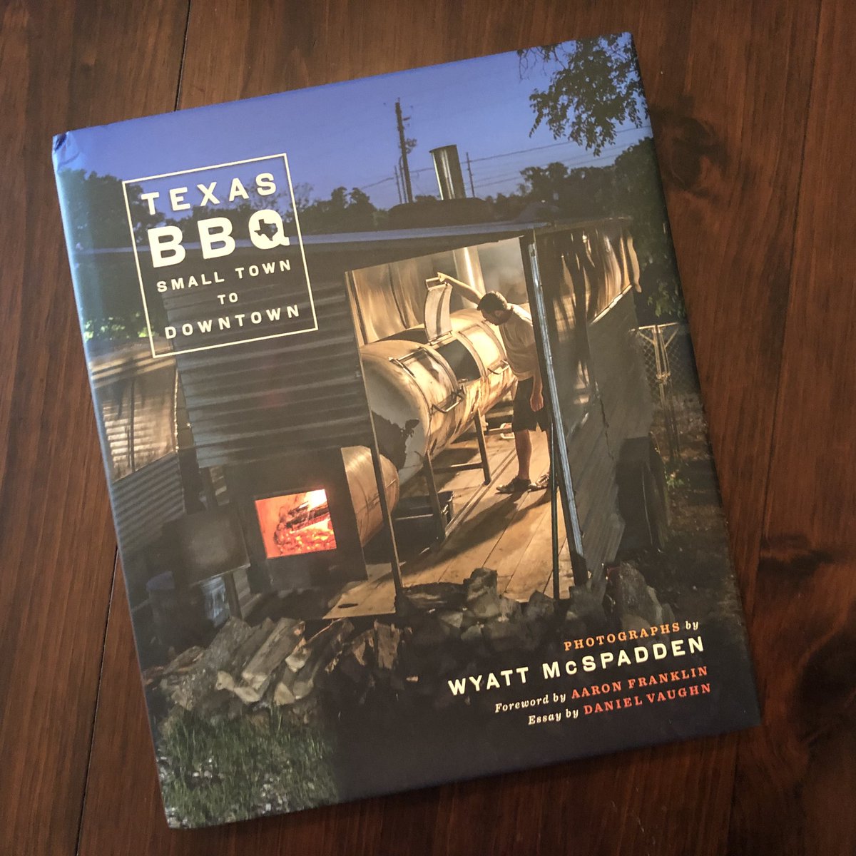 BBQsnob's tweet photo. Just got this beauty in the mail from Wyatt McSpadden. Texas BBQ: Small Town to Downtown. https://t.co/SotNmiAwcC