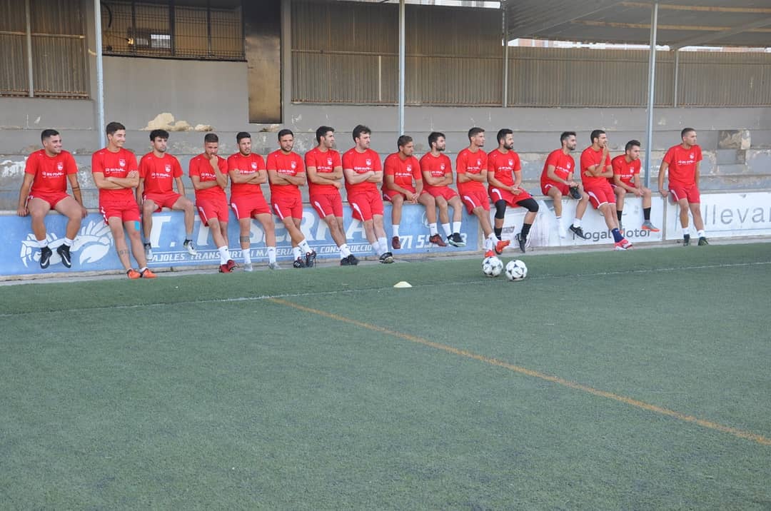 InterManacor's tweet photo. Ahir varem inaugurar oficialment la temporada 2018 / 2019. Primer entrenament de l'any. Toca suar, al•lots! 💪😜🔴⚫🔴
#InterManacor #InterSomTots #Pretemporada #RegionalPreferent https://t.co/xSwN9FOSbQ