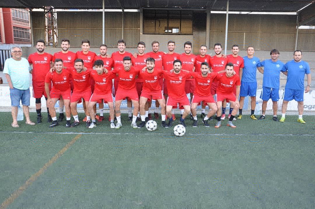 InterManacor's tweet photo. Ahir varem inaugurar oficialment la temporada 2018 / 2019. Primer entrenament de l'any. Toca suar, al•lots! 💪😜🔴⚫🔴
#InterManacor #InterSomTots #Pretemporada #RegionalPreferent https://t.co/xSwN9FOSbQ