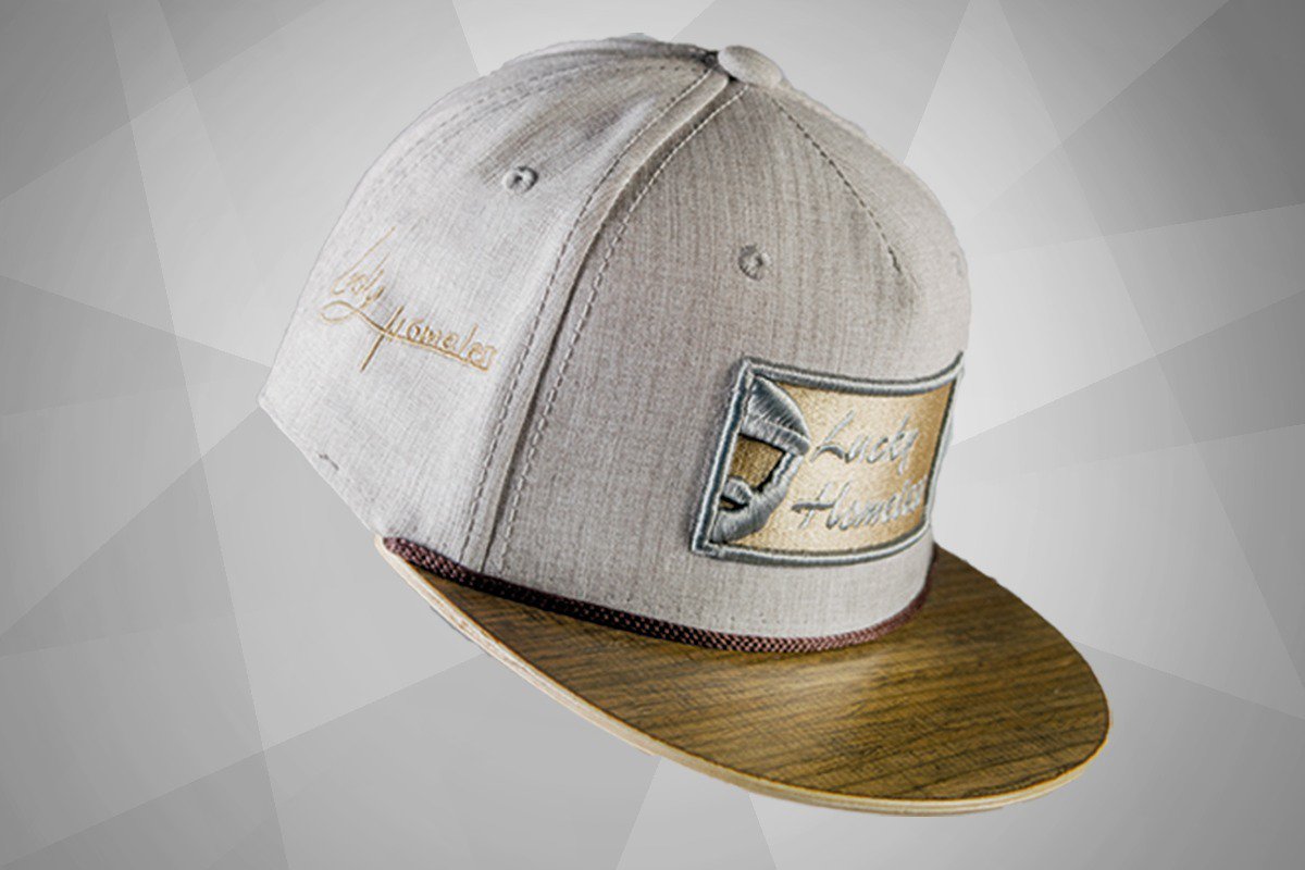 Protegete del sol y protege a la tierra con nuestras gorras de bamboo renovable.
#gorradebambu
