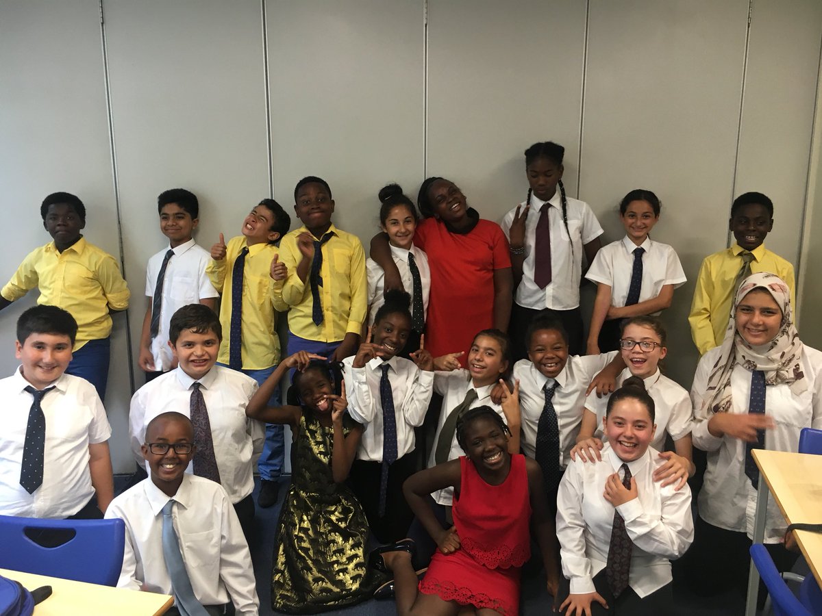 MissvanderHoek's tweet photo. Look at them, shining like superstars! @woodberrydownN4 https://t.co/e100F6ivis