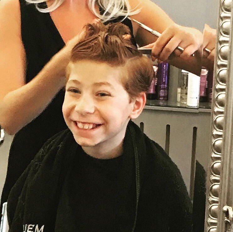 Our happy chappy from last week 💇🏼‍♂️having his hair cut by Sophie ✂️
•
.•
•
•
#kimberleyssalon #muswellhill #muswellhillmums #muswellhillsalon #kidshaircut #kidshairdresser #hairdresser #EastFinchley