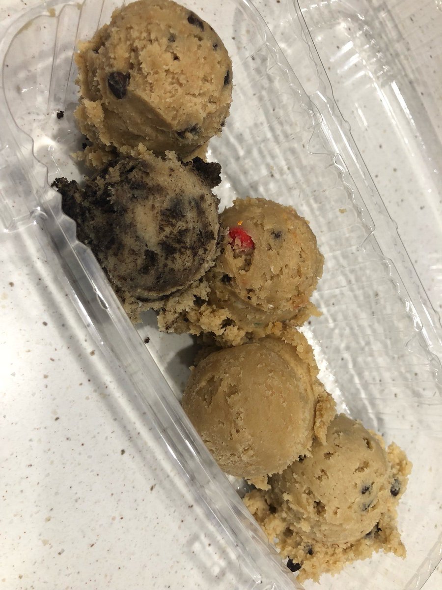 B_Rock22's tweet image. A flight of cookie doughs for the win!! 😀 (@ Dough Dough in Bloomington, MN) swarmapp.com/c/f9p6KERQ2Fw