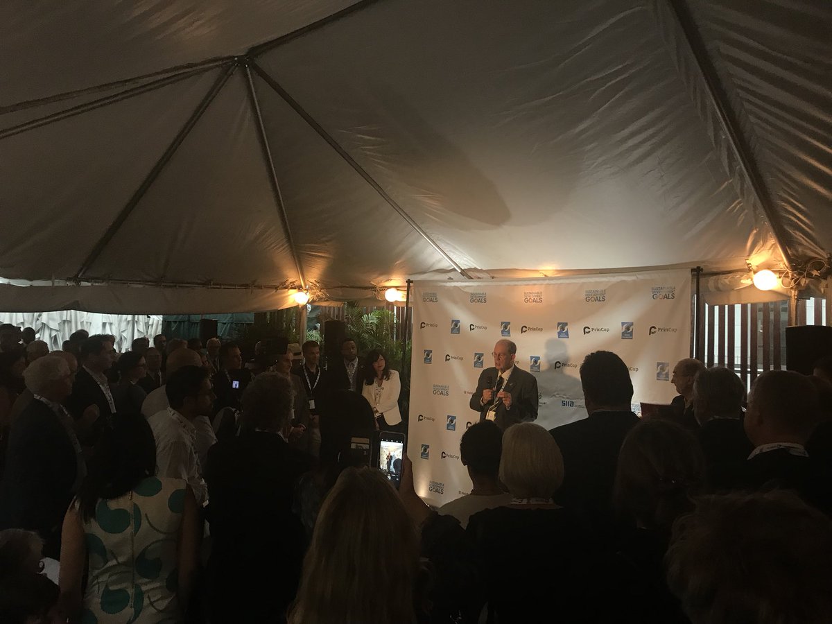 charlieisaacs's tweet image. I’m at the UNGSII Sustainable Investing launch party @UN #SustainableEnergy #OrangeButton #XBRL @KDixonWright