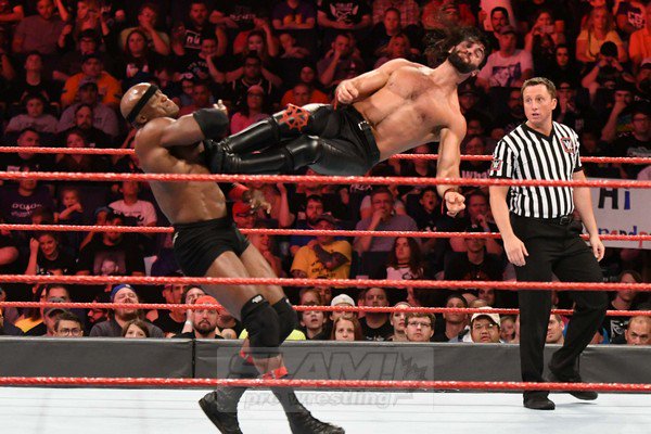 SethRollinsFans's tweet photo. #RAWBuffalo Photos from Slam Sports #SethRollins #MondayNightRollins
Gallery: https://t.co/dCaCRhmr2o https://t.co/zntW7ozW3s