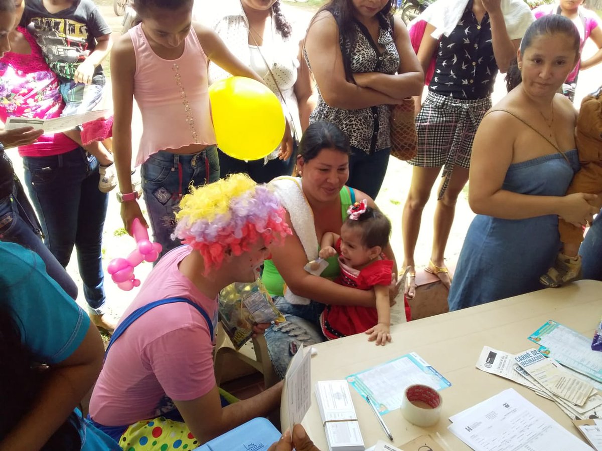 Ingenieros_EJC's tweet photo. Con el apoyo de los #HéroesMultimisión @Ingenieros_EJC  del Batallón de Ingenieros n.°28 y del #BAAID n.°8,   se desarrolló jornada de vacunación en el Vichada, beneficiando a más de 300 personas. https://t.co/0gtfzwEO91 https://t.co/JWQVXtEf8M