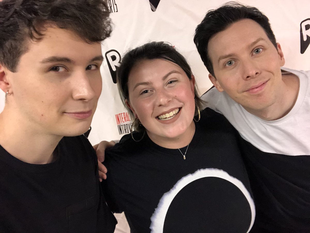 AllyIsNotOnFire's tweet image. Hi yes I’m freaking out @danielhowell @AmazingPhil thank you for being super sweet and nice! Also you’re so freaking tall...