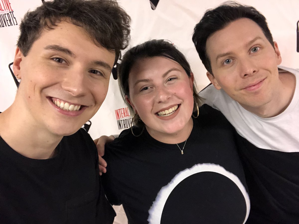 AllyIsNotOnFire's tweet image. Hi yes I’m freaking out @danielhowell @AmazingPhil thank you for being super sweet and nice! Also you’re so freaking tall...
