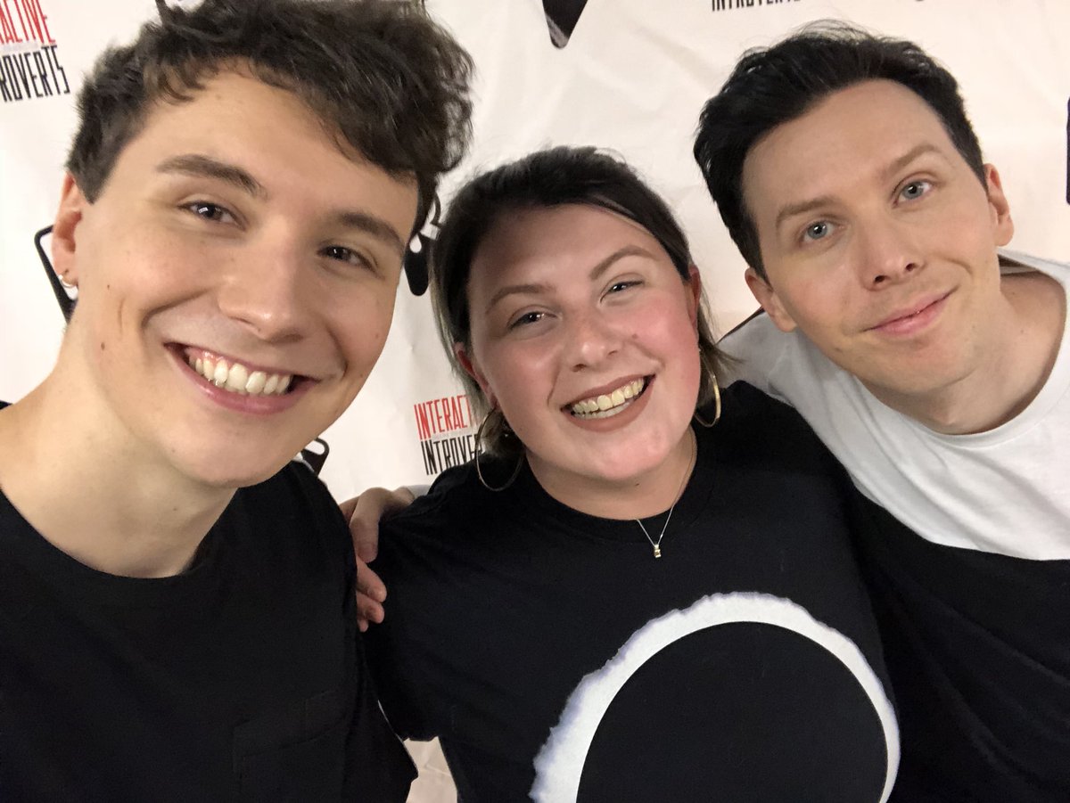AllyIsNotOnFire's tweet image. Hi yes I’m freaking out @danielhowell @AmazingPhil thank you for being super sweet and nice! Also you’re so freaking tall...