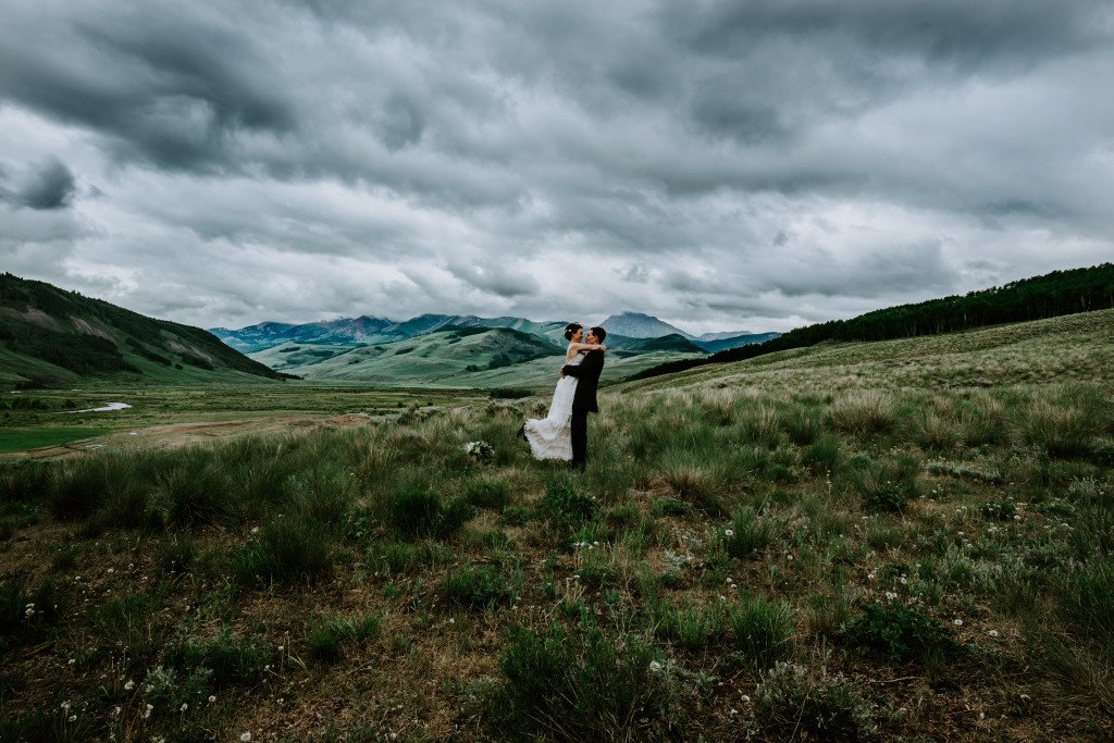 Run_Wild_WithMe's tweet image. Head over to the Blog to see stunning images from Laura &amp;amp; Alexe’s Intimate Wedding in Crested Butte! megophoto.com/2018/07/17/lau…