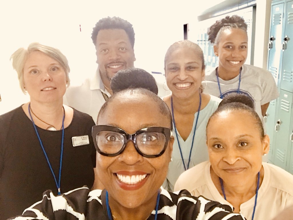 DrEmilyAMassey's tweet photo. Great job @APSWorldLang and @APSGardenHills! @gadoeworldlang Enjoyed the presentations! @APSBenteen @docdrewlovett #GoGADII2018 @apsupdate @Atldepsupt @CarstarphenMJ @TommyUsherAPS https://t.co/mn8WmdS2JX