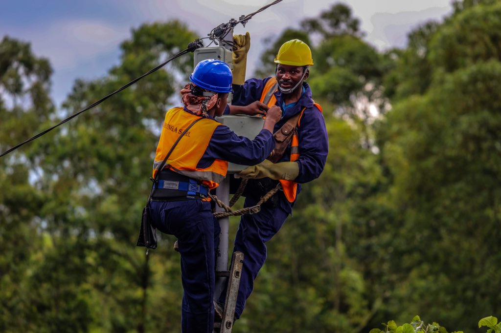 The Virunga Alliance is working to help bring new opportunities to the 4 million people living within a day’s walk of Virunga National Park’s boundaries. This includes bringing sustainable electricity to communities. Learn more at virunga.org/virunga-allian…