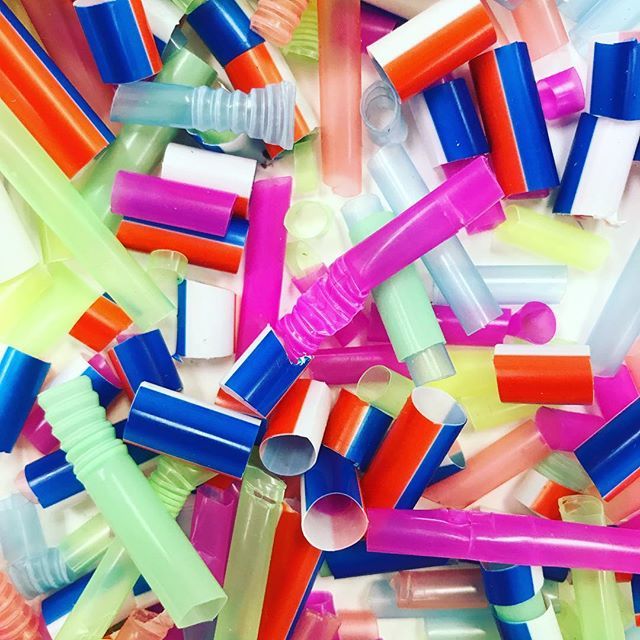 Can you guess what we’re doing with these today?  Hint - it involves scissors and our theme this week is ice cream/popsicles.

Check out some of our favorite activities for teaching kids how to use scissors here: 
ift.tt/2zKZdy1

#childdevelopm… ift.tt/2uuSm71