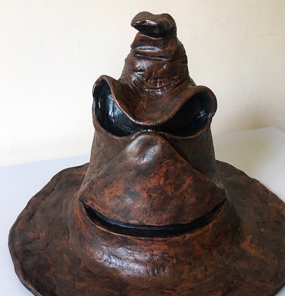 littlelessnorm's tweet photo. Sorting Hat Inspired Sculpture.
Which house do you belong to? Am a proud Hufflepuff myself
#littlelessnormal #craftblogger #socrafty #handsculpted #sortinghat #harrypottercrafts #harrypotter #griffindor #sliverin #hufflepuff #ravenclaw #hufflepuffpride #housepride #hogwarts https://t.co/4YVyQpXsZz