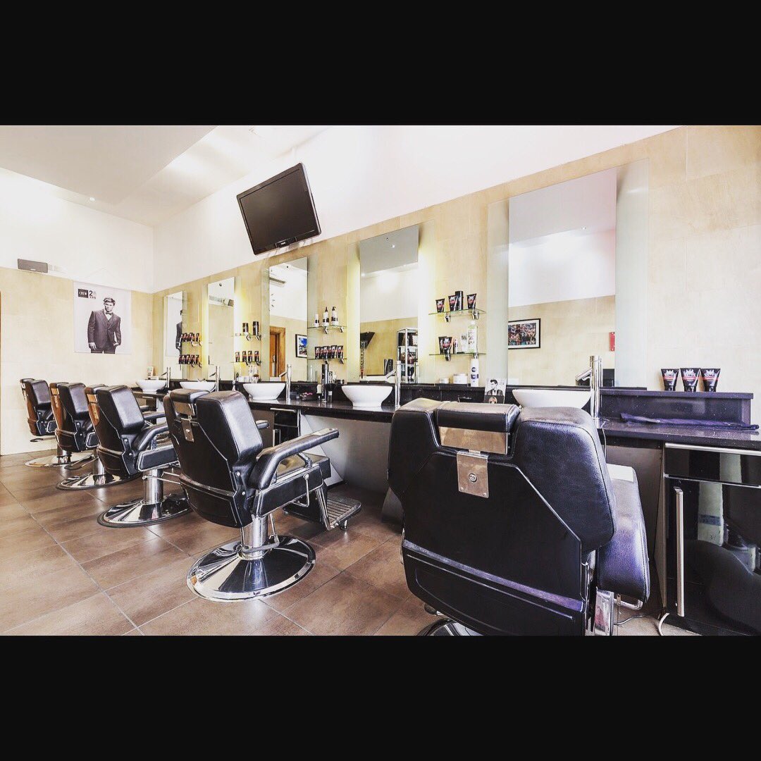 GentryGrooming's tweet photo. Book on-line at https://t.co/psWO06WQJ8 for that summer hair cut #manchesterbarbers #manchestersalons #menshair https://t.co/4oGRiRqcaT