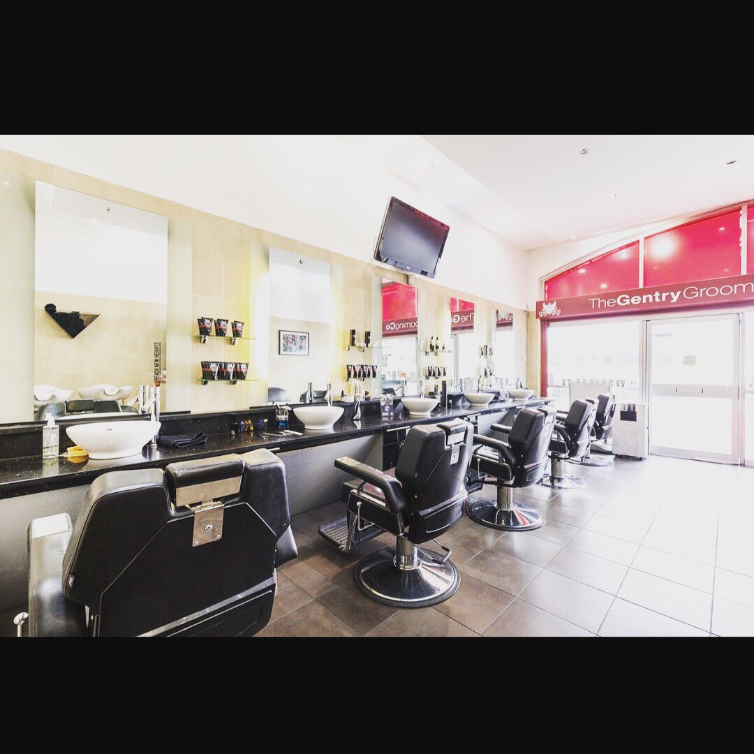 GentryGrooming's tweet photo. Book on-line at https://t.co/psWO06WQJ8 for that summer hair cut #manchesterbarbers #manchestersalons #menshair https://t.co/4oGRiRqcaT