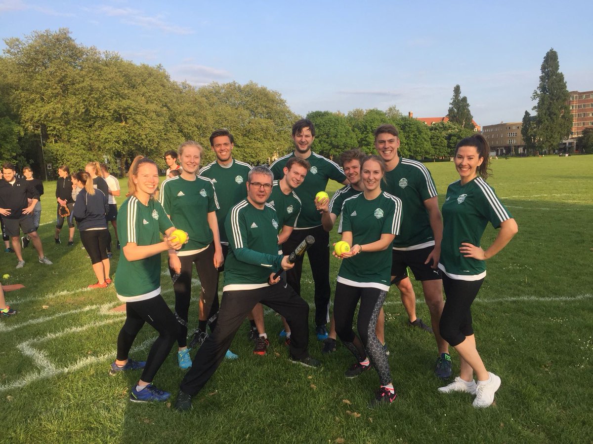 SouthLondonKorf's tweet image. South London Korfball's Softball squad came SECOND in our league 🥈🥈🎉🎉🎉 #silverSoLo #solosummers #wecandoitall