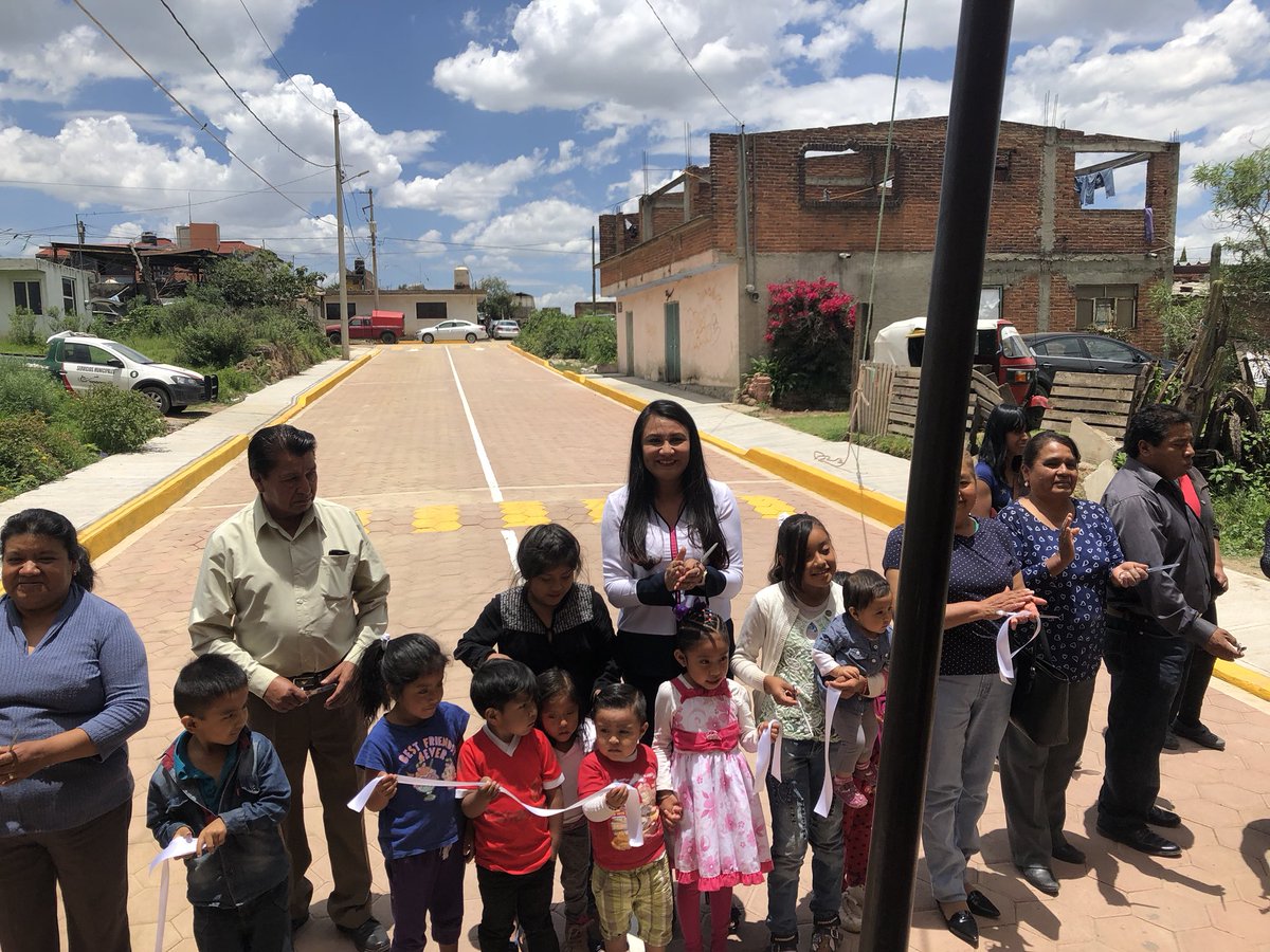 Melymak's tweet photo. Hoy Inauguramos las Calles Progreso y Porfirio Díaz en la cabecera municipal beneficiando la movilidad vial y peatonal en nuestro municipio. #Coronango #ProgresarParaTransformar https://t.co/OUrLuBW6Wt