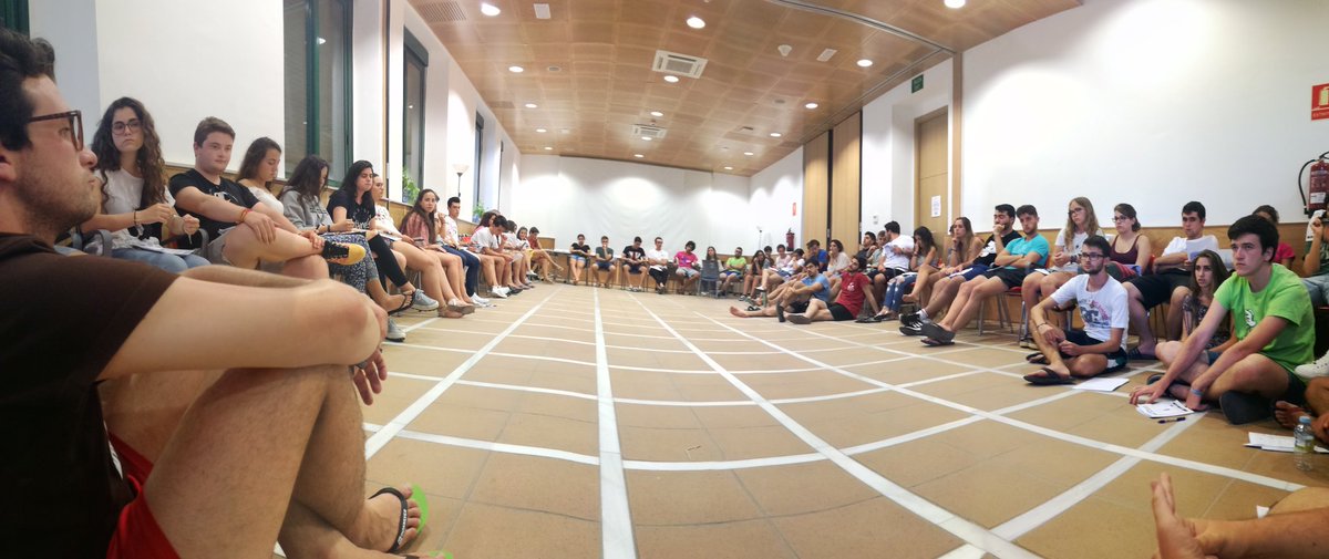 Con tantas injusticias, #QueDiceLaIglesia ? Hablamos en asamblea de lo que pensamos y sentimos #campodeservicioM4