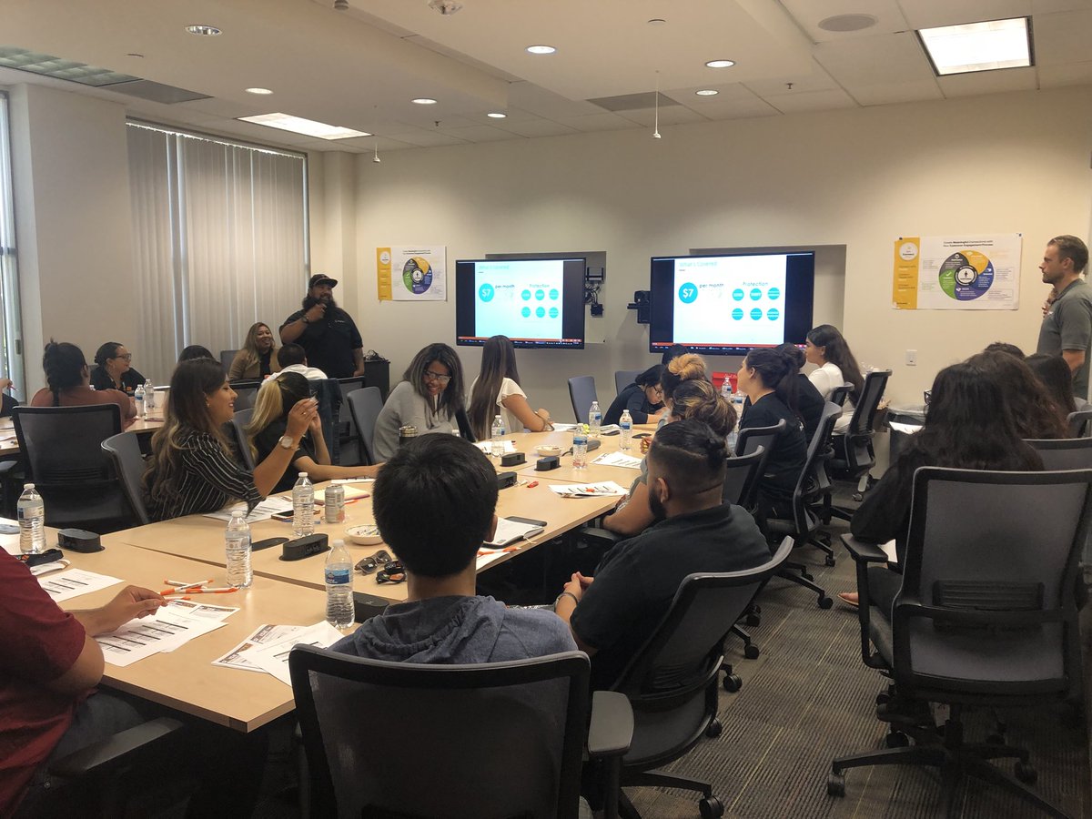 First half of this training extravaganza ✅ Look at this amazingly beautiful packed house! #SoCal #SouthWest @Dk1team1dream #WhyBoost #DeviceProtection #BrightStar #BoostOffense #BoostNation