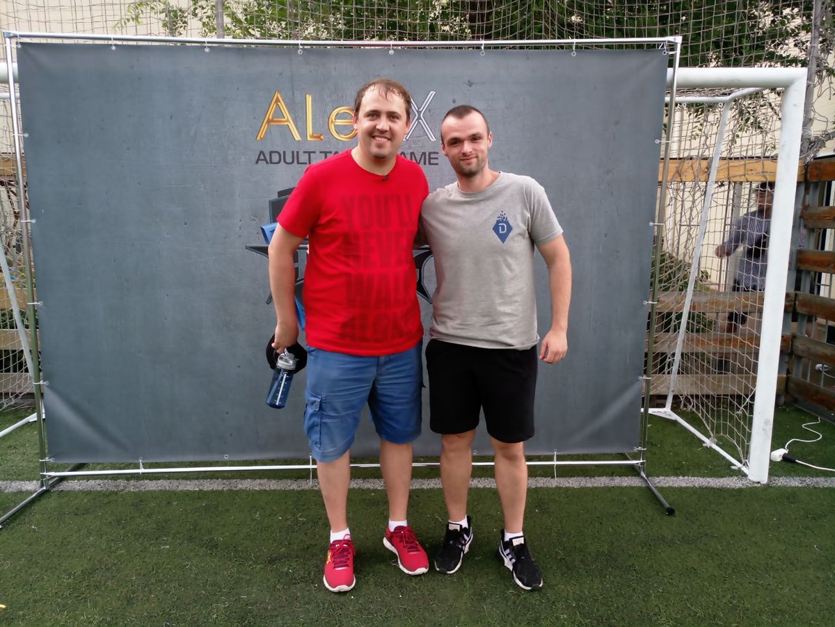 labotryas's tweet photo. Рад был встретиться с v1lat, ForlanFS и Максом Бобром на гранд-финале реалити-шоу AlexX Cyber Heroes 🤘 https://t.co/Z8tFbXxc5W
