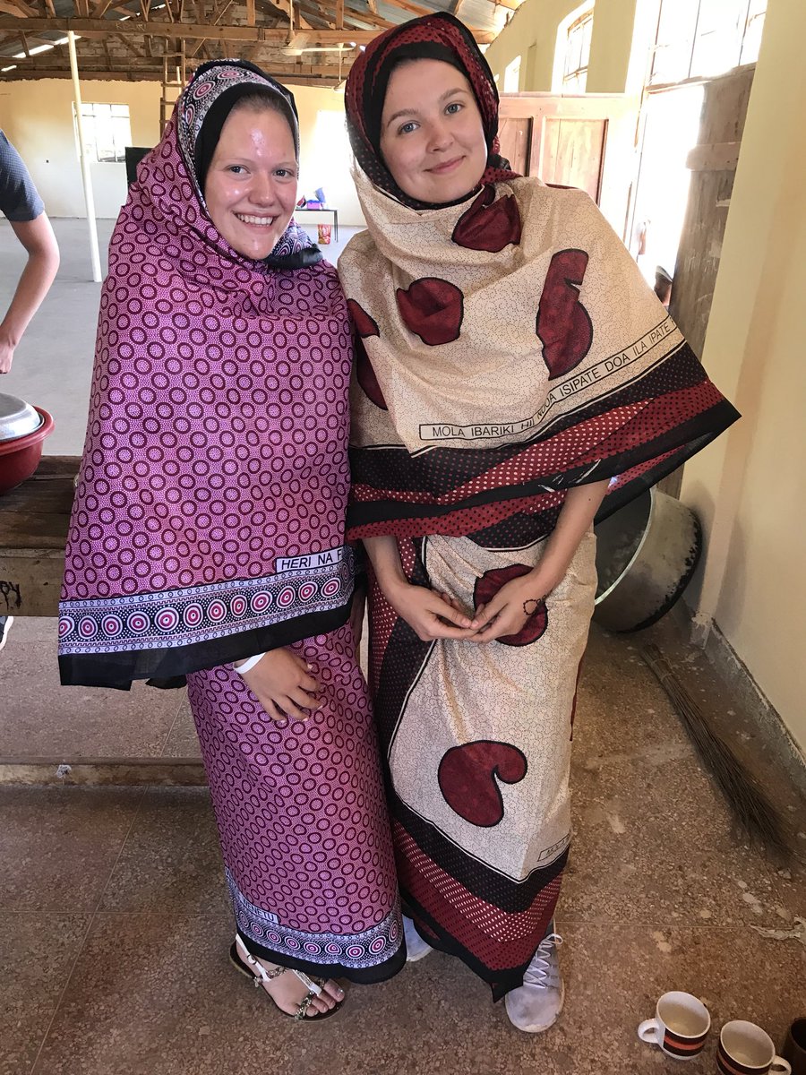 WHSZanzibar's tweet photo. Such kind gifts from school, all the girls were given traditional kangas and the boys given traditional robes #dresslikealocal https://t.co/pyISXWuTEC