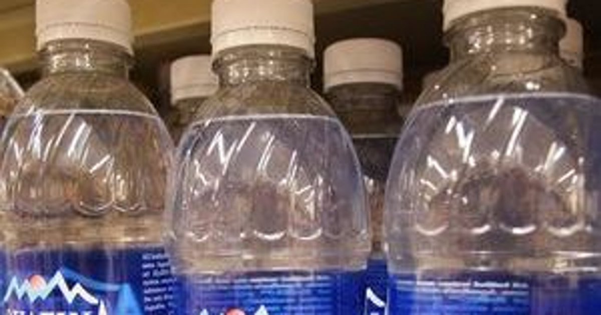 They float in our air. They pollute our rivers, lakes and oceans. They lurk in our drinking water and even in our favourite beer. We can’t often see them, but #microplastics are everywhere. Including probably in your stomach.

buff.ly/2LnhsLo