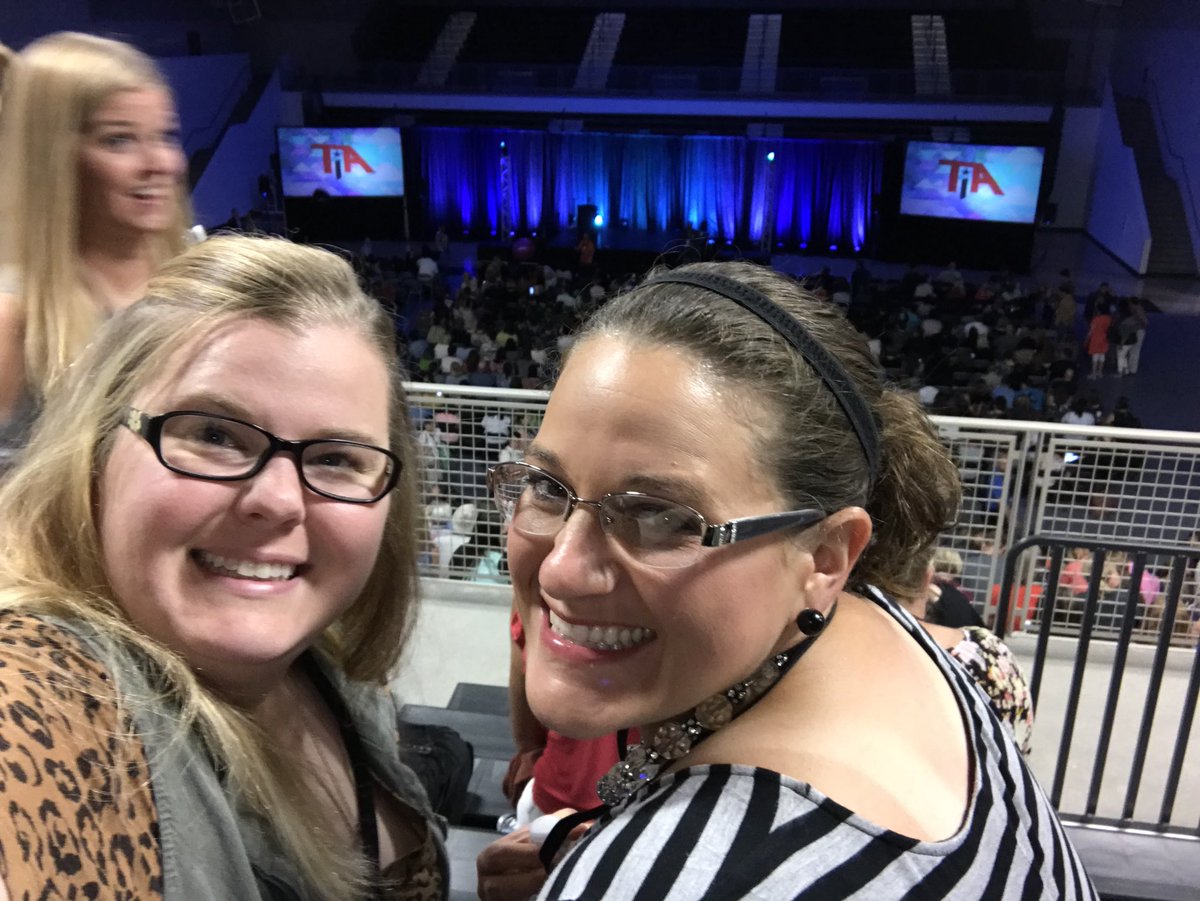 SHMrsPalmer's tweet photo. TIA with these beautiful ladies! Day 1. @SHMrsPalmer @SHMRSWEST @SHMrsArd @SHMrsScroggins #TIA18 https://t.co/Ti8lnbYZt8
