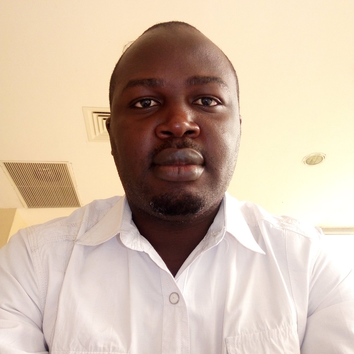 mykbello's tweet photo. #NewProfilePic https://t.co/yew3E9rfwy