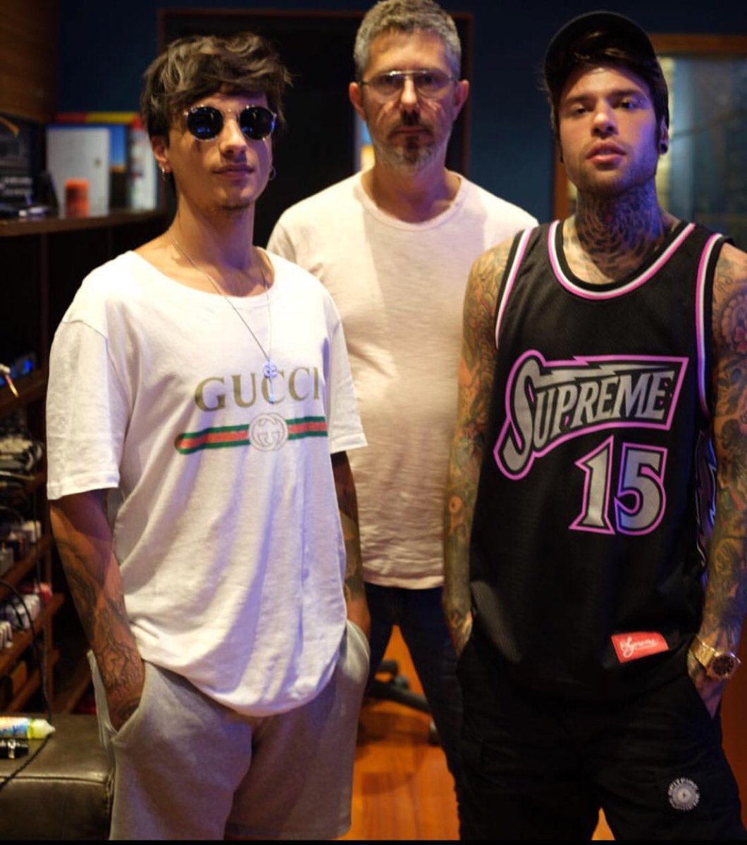 pie_skiello's tweet photo. @Fedez Non riesco a immaginare che bombe incredibili stanno venendo fuori con #MicheleCanova in questo album, chissà con @IlVeroUltimo che canzone incredibile, già me la sogno ai live #fedezescilalbum #newalbumcomingsoon #daiii https://t.co/SoNyl9JSUQ