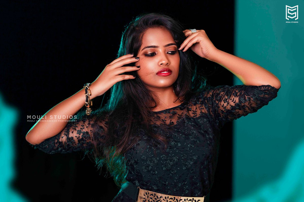 mouli_studios's tweet photo. #Portfolio_Photography #Modeling #M_studios #moulistudios #Moulistudios #Forbettercandid  #chennaimodel #model #moulistudios  #fashionblogger #fashion #chennaifashion #chennaifashiondesigner https://t.co/Ydyh0UD6Cr