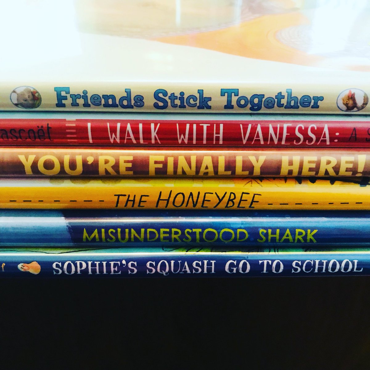 MrsD_Reads's tweet image. A small stack of #picturebooklove this afternoon 🤓
#readersgonnaread #teacherreader #picturebooksaremyjam #classroombookaday