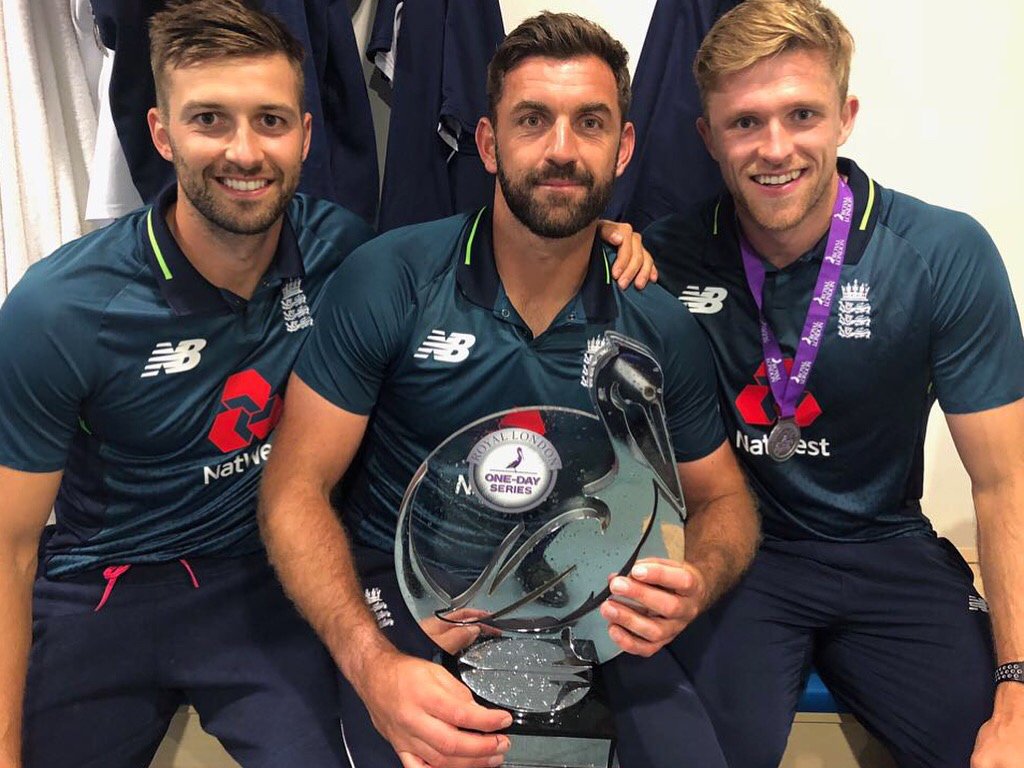 englandcricket's tweet image. The quicks 💨👏

Scorecard: ms.spr.ly/6015r4Uzc

#ENGvIND