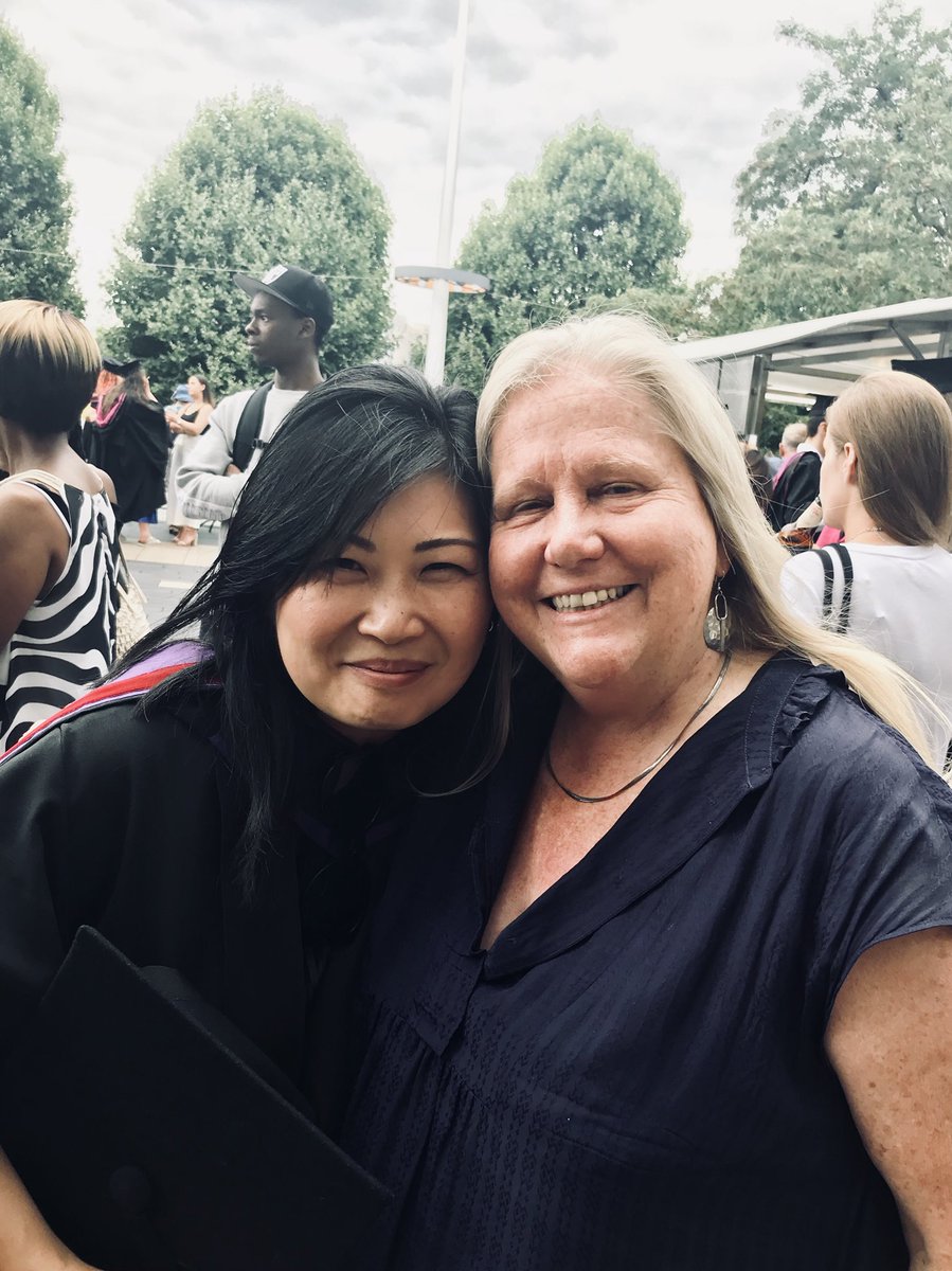 iYi_iris's tweet photo. With some of my favourite people @UAL @ShadesofNoir #TeachingWithin #InclusiveTeachingAndLearning #UALGrads 💪😊🙏 https://t.co/UrrVaV5Ils