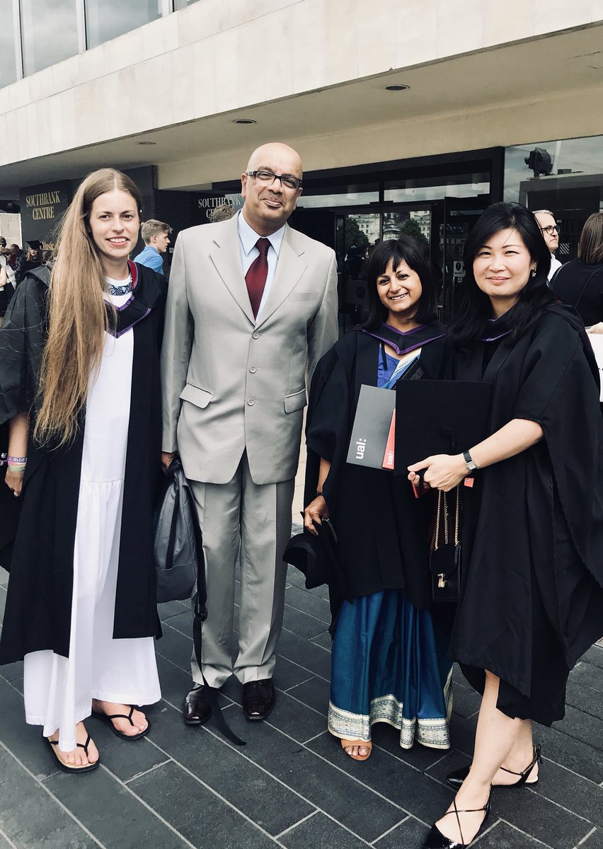 iYi_iris's tweet photo. With some of my favourite people @UAL @ShadesofNoir #TeachingWithin #InclusiveTeachingAndLearning #UALGrads 💪😊🙏 https://t.co/UrrVaV5Ils