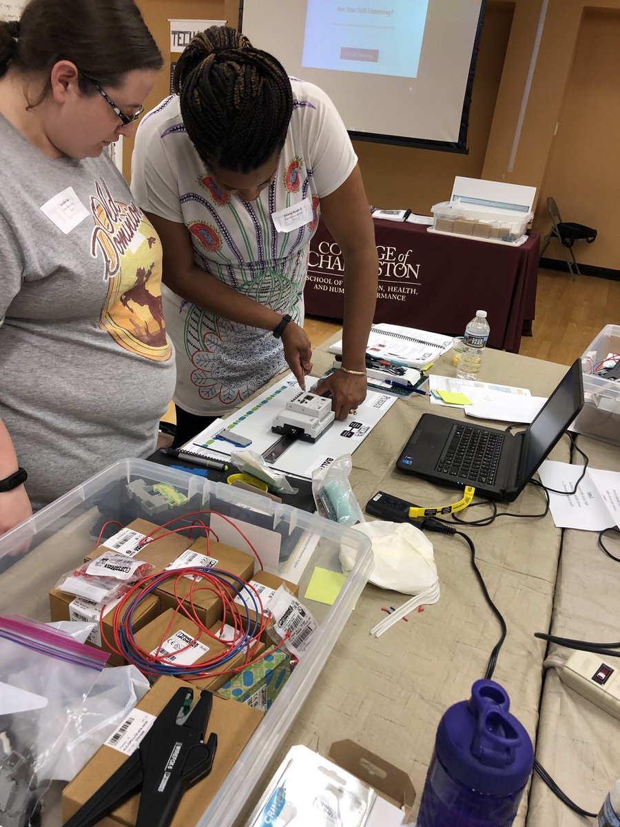 cherviemama's tweet image. @GoTECHFIT #TECHFIT2018 Best teams ever. #JumpProgram worked #Wires are done and ready for buzzers and sensors