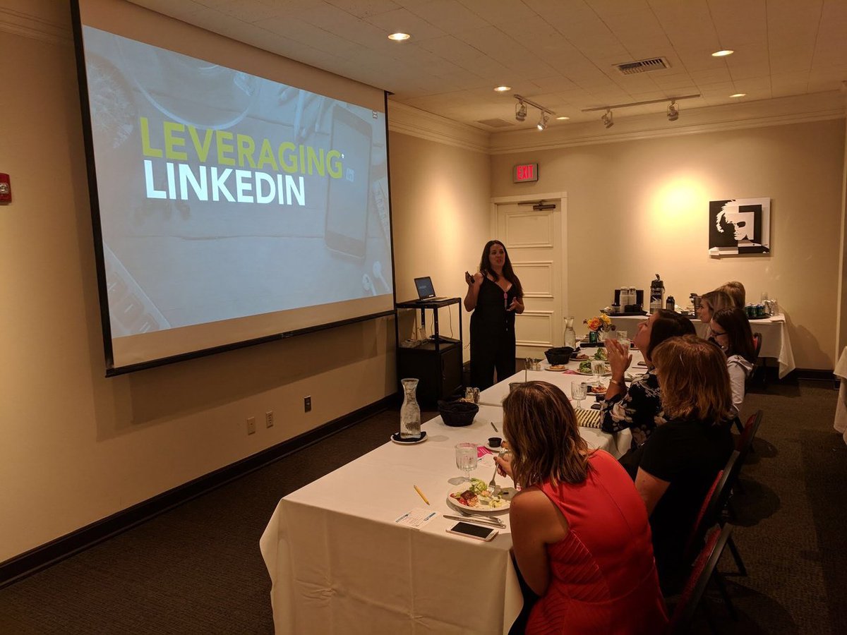 LillianJamesC's tweet image. We had a great time at @CentralEx today learning all about LinkedIn from our CEO Aaron Fulk! Who else joined us for lunch??

#creativekc #linkedin #socialmedia #strongwomen #empowerment #seminar #socialnetwork #brand #business #kansascity #kcmo
