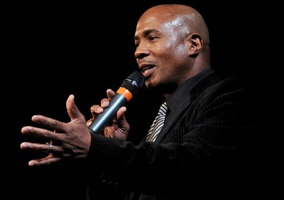 TwoBeatsOneSoul's tweet photo. "Arts &amp; culture exist so that people can talk to each other regardless of anything. Art is bigger than politics". @RayChewLive https://t.co/Td6RDVWZ4U