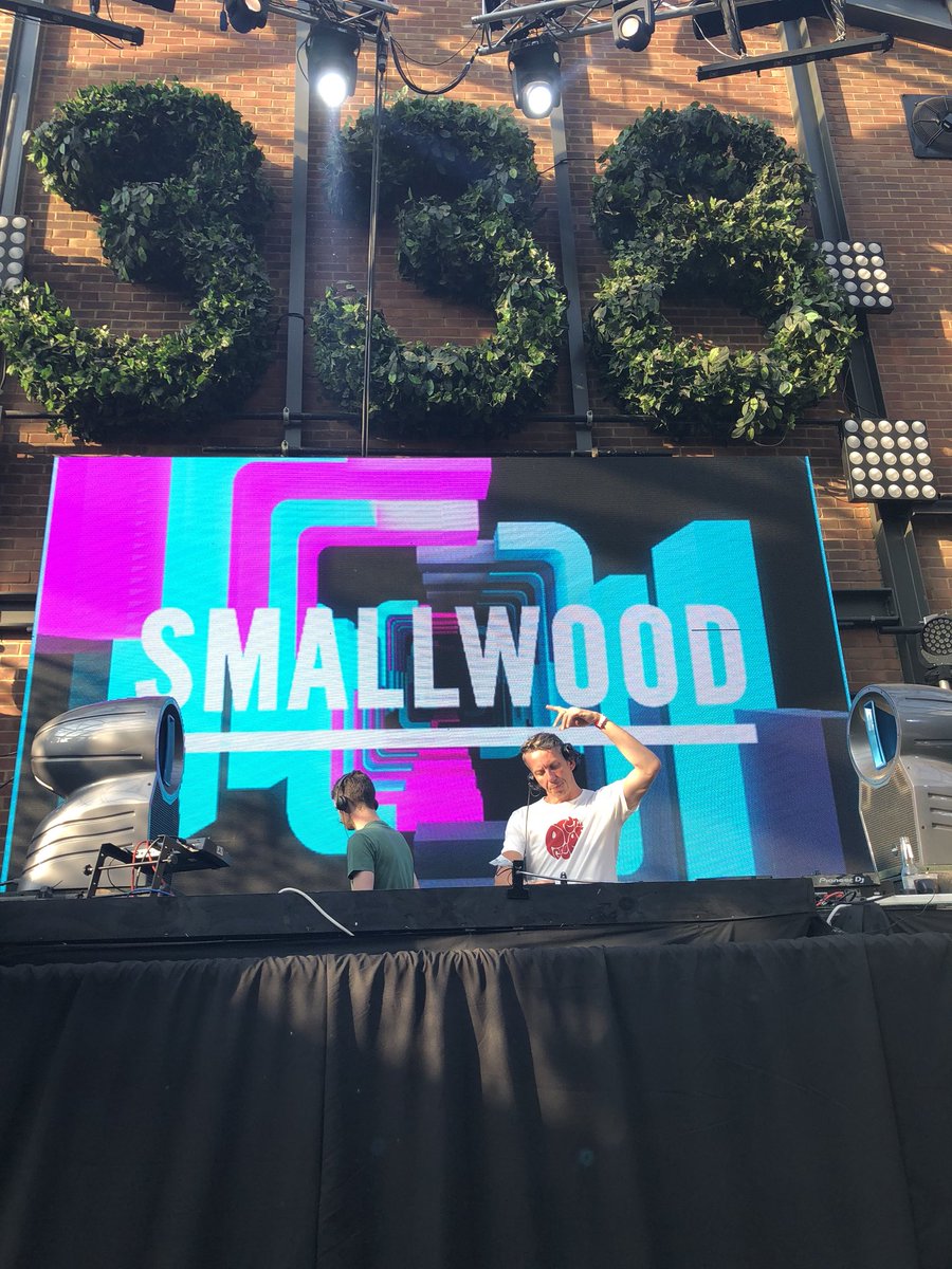 AquagemGemma's tweet photo. @djmattsmallwood kicking things off nicely @toolroomrecords @studio338. Glad to say @randdofficial and I were there nice and early  😎👍🏼#techhouse https://t.co/3k44pPgOyy