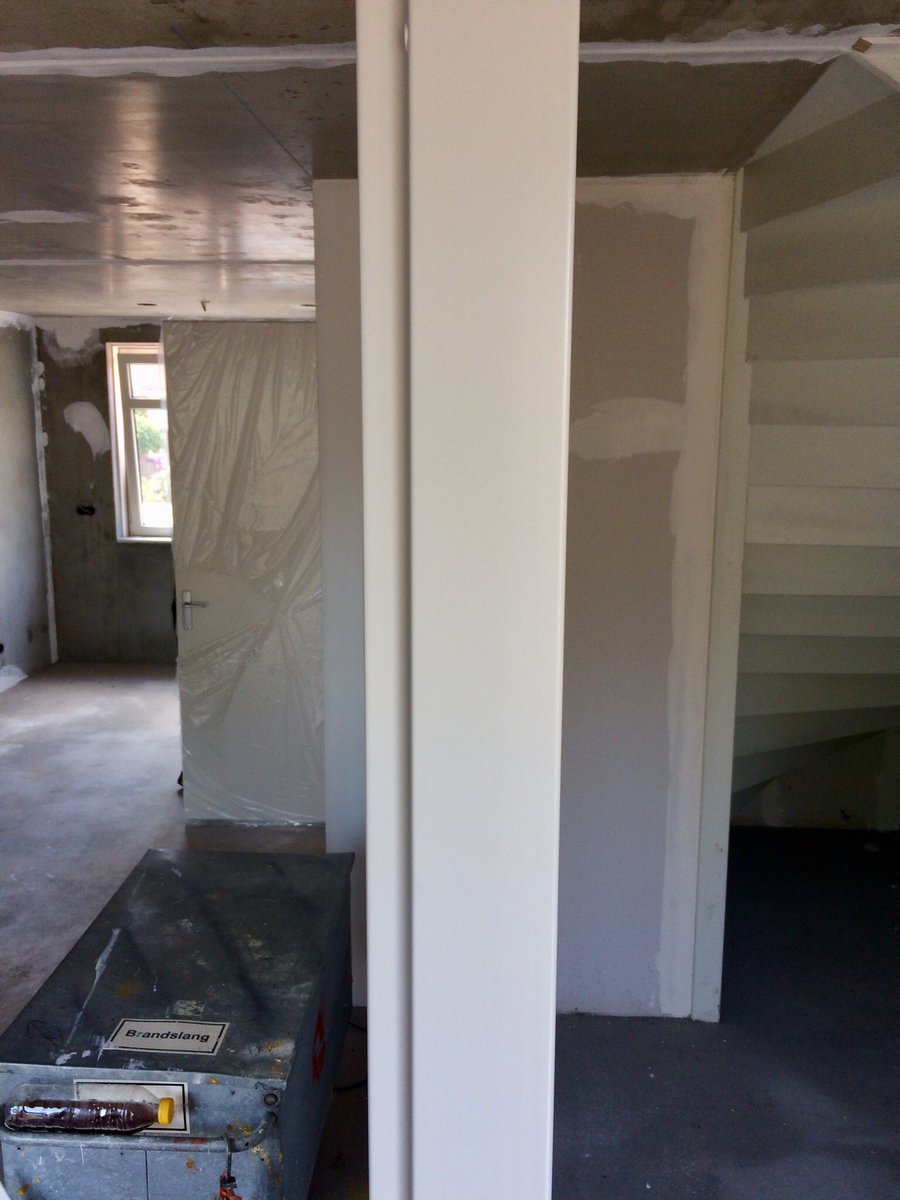 Vanaf september gaan de eerste 26 nieuwe bewoners van <a href="/Elkien_/">Elkien</a> aan de vernieuwde Jan Eisengastrjitte in Gorredijk fijn wonen. Vanmiddag een kijkmiddag om de woning voor het eerst van binnen te zien en kennis te maken met alle nieuwe buren! <a href="/VanWijnenGroep/">Van Wijnen</a> <a href="/fijnwonen/">Fijn Wonen</a>